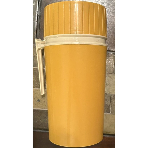 Vintage Harvest Gold Thermos King Seeley Quart Size Model 7202 Vacuum Jar - Picture 2 of 4